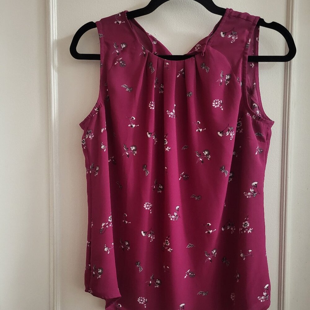 Reitmans Rock & Shine Sleeveless Pleated Neck Floral Blouse - Size s
